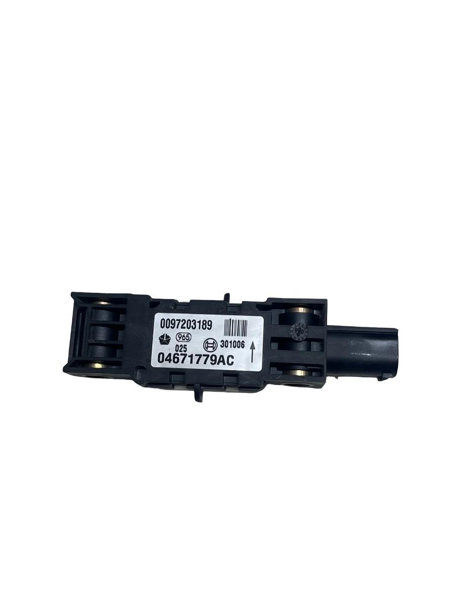 Senzor de impact airbag stanga fata CHRYSLER 300 C LX, LE 2004 -> 04671779AC