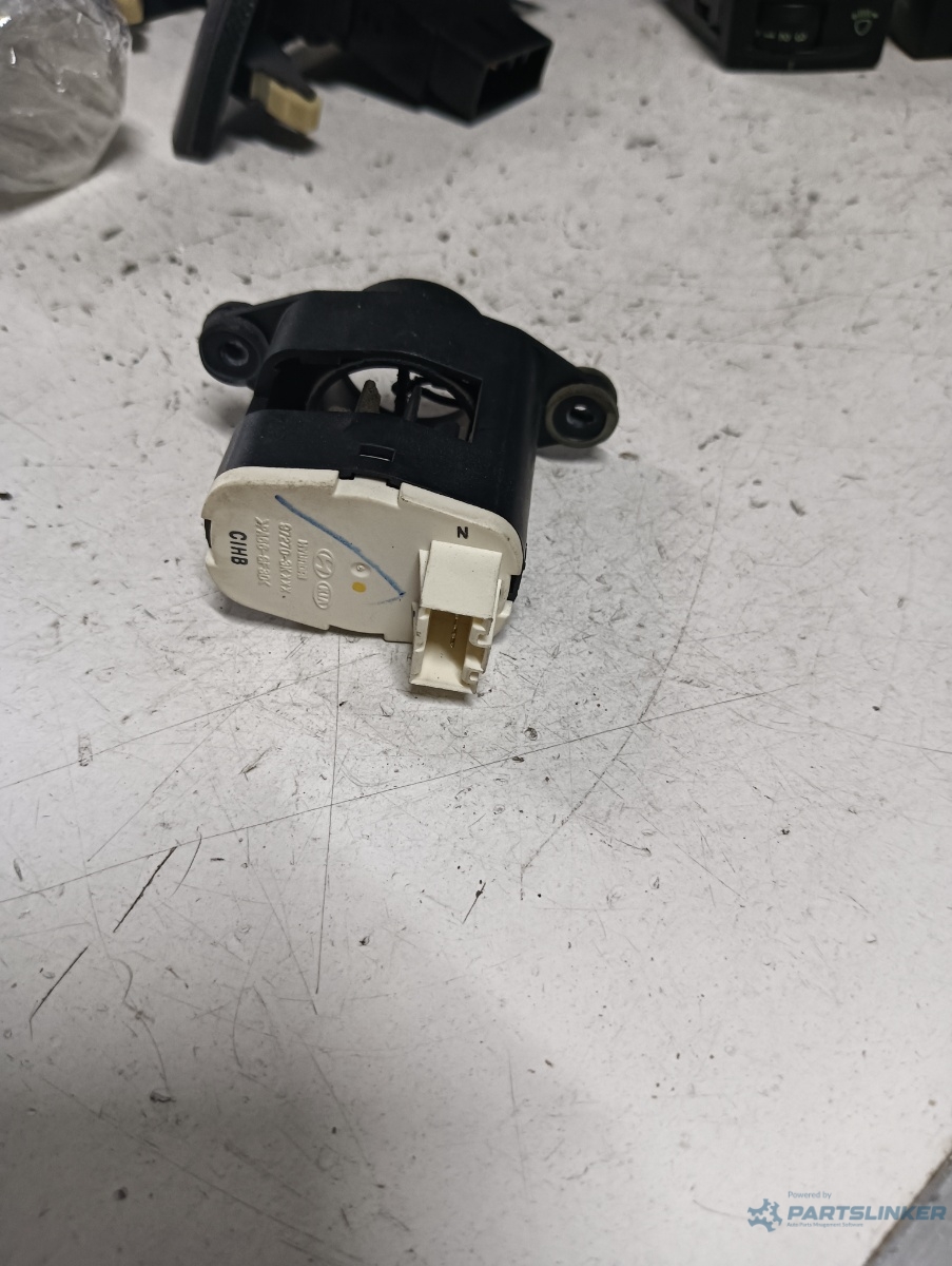 Senzor presiune aer HYUNDAI SONATA VI (YF) [ 2009 - 2015 ] OEM 972703k – foto 2