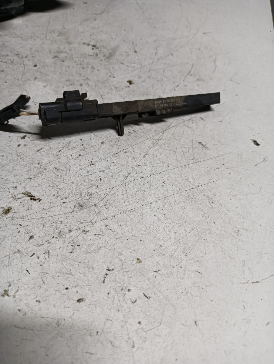 Senzor presiune aer RENAULT LAGUNA II (BG0/1_) [ 2001 - 2007 ] OEM 8200293677 – foto 2