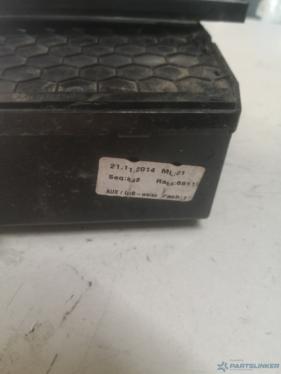Sertar cu usb/jack VOLKSWAGEN GOLF VII Estate (BA5, BV5) [ 2013 - > ] – foto 2