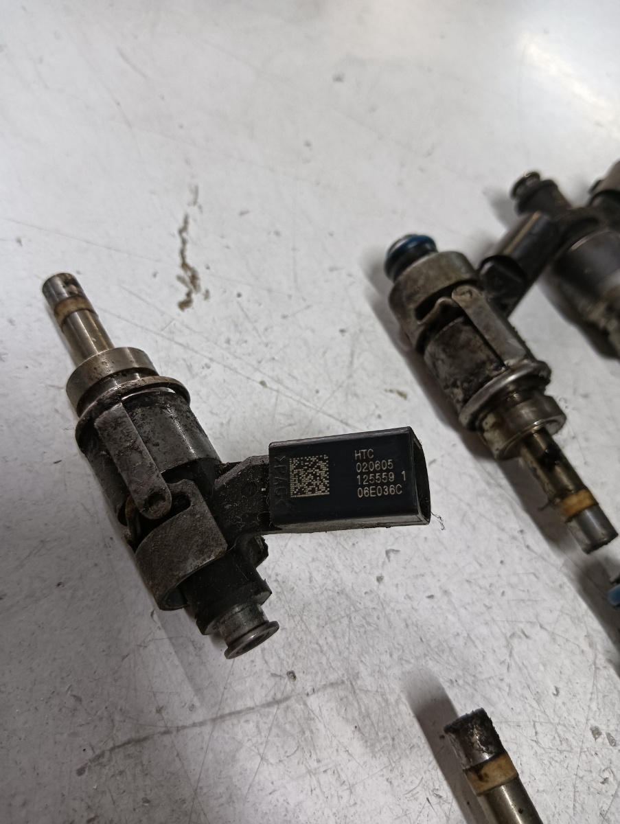 Set injectoare combustibil AUDI A6/S6 III Saloon (4F2, C6) [ 2004 - 2011 ] FSI quattro (AUK, BKH) 188KW|255HP – foto 2