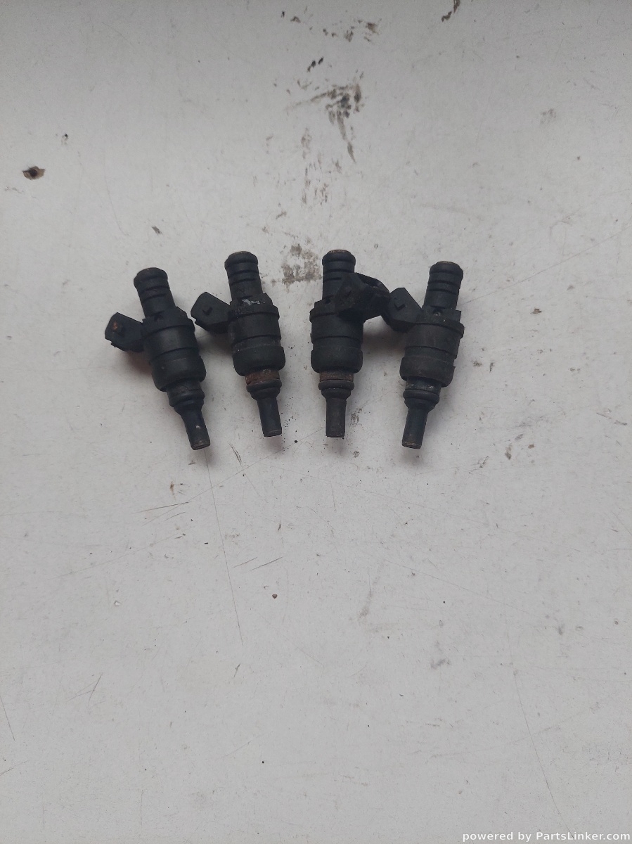 Set injectoare combustibil BMW 5 E60 2001 - 2010 520 i N43 B20 A 1427240