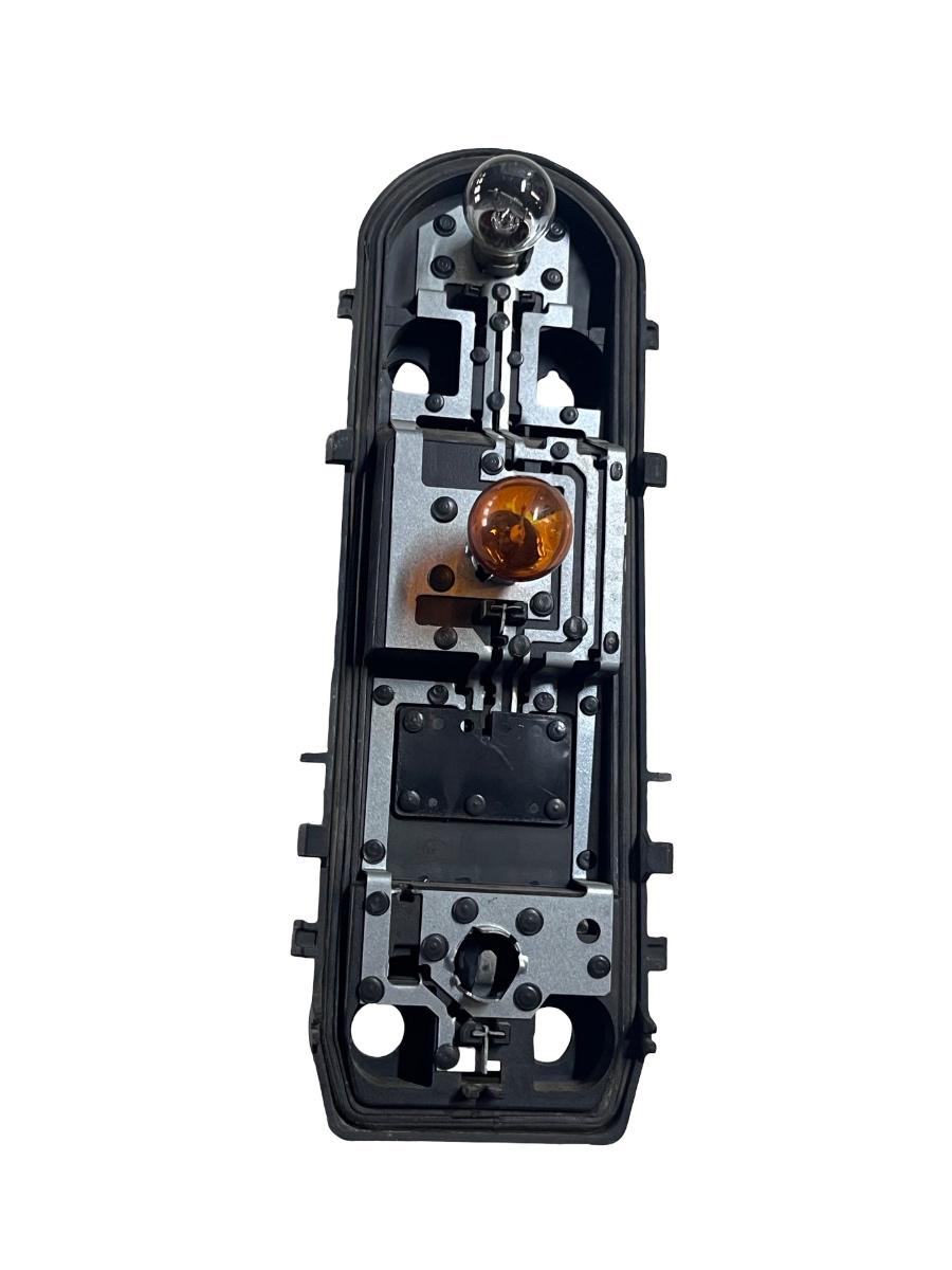 Soclu stop dreapta spate DACIA DUSTER 2010 ->