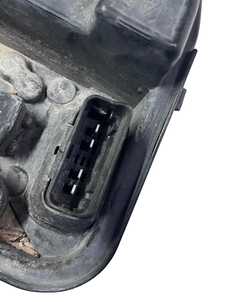 Soclu stop dreapta spate RENAULT MEGANE III Hatchback BZ0_ 2008 -> 89076150 – foto 3