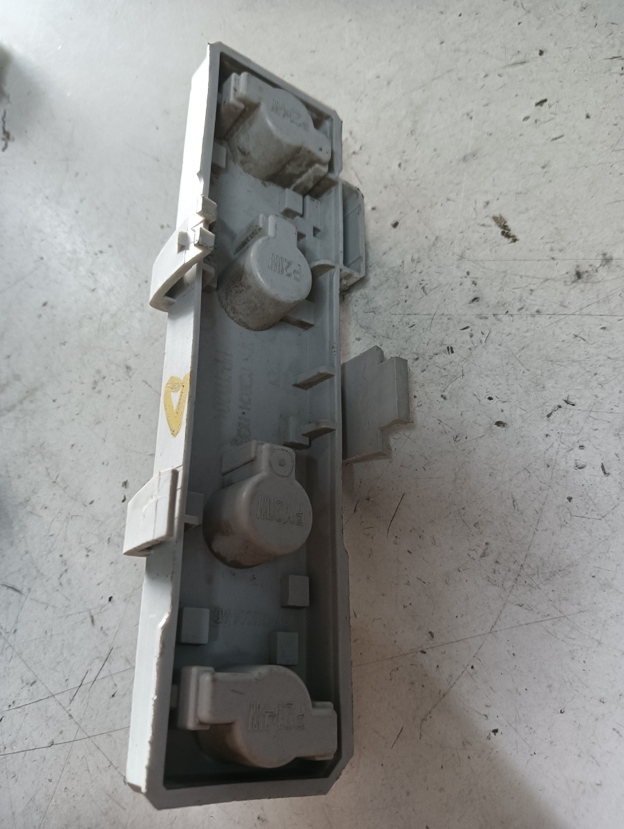 Soclu stop dreapta spate SKODA OCTAVIA II Combi (1Z5) [ 2004 - 2013 ] – foto 2