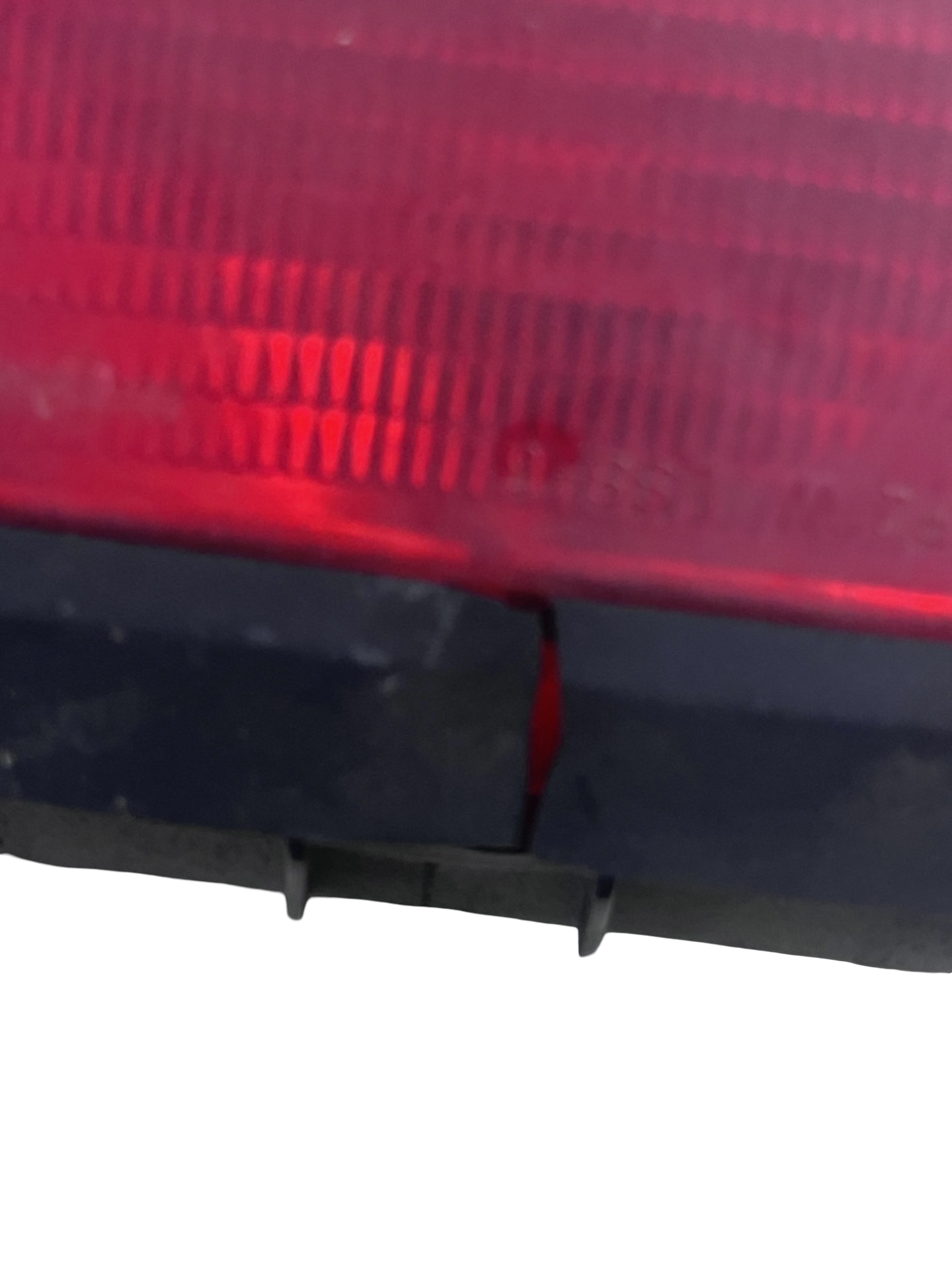 Stop Frana Suplimentar Dacia Logan 1 2004–2012 - cod: 8200211037 CARCASA DE PLASTIC CRAPTA , VEZI FOTO – foto 2