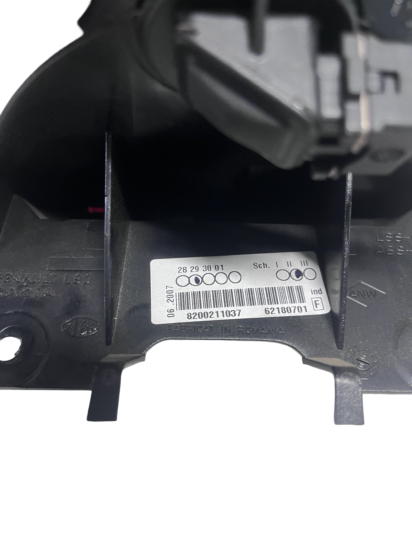Stop Frana Suplimentar Dacia Logan 1 2004–2012 - cod: 8200211037 CARCASA DE PLASTIC CRAPTA , VEZI FOTO – foto 4
