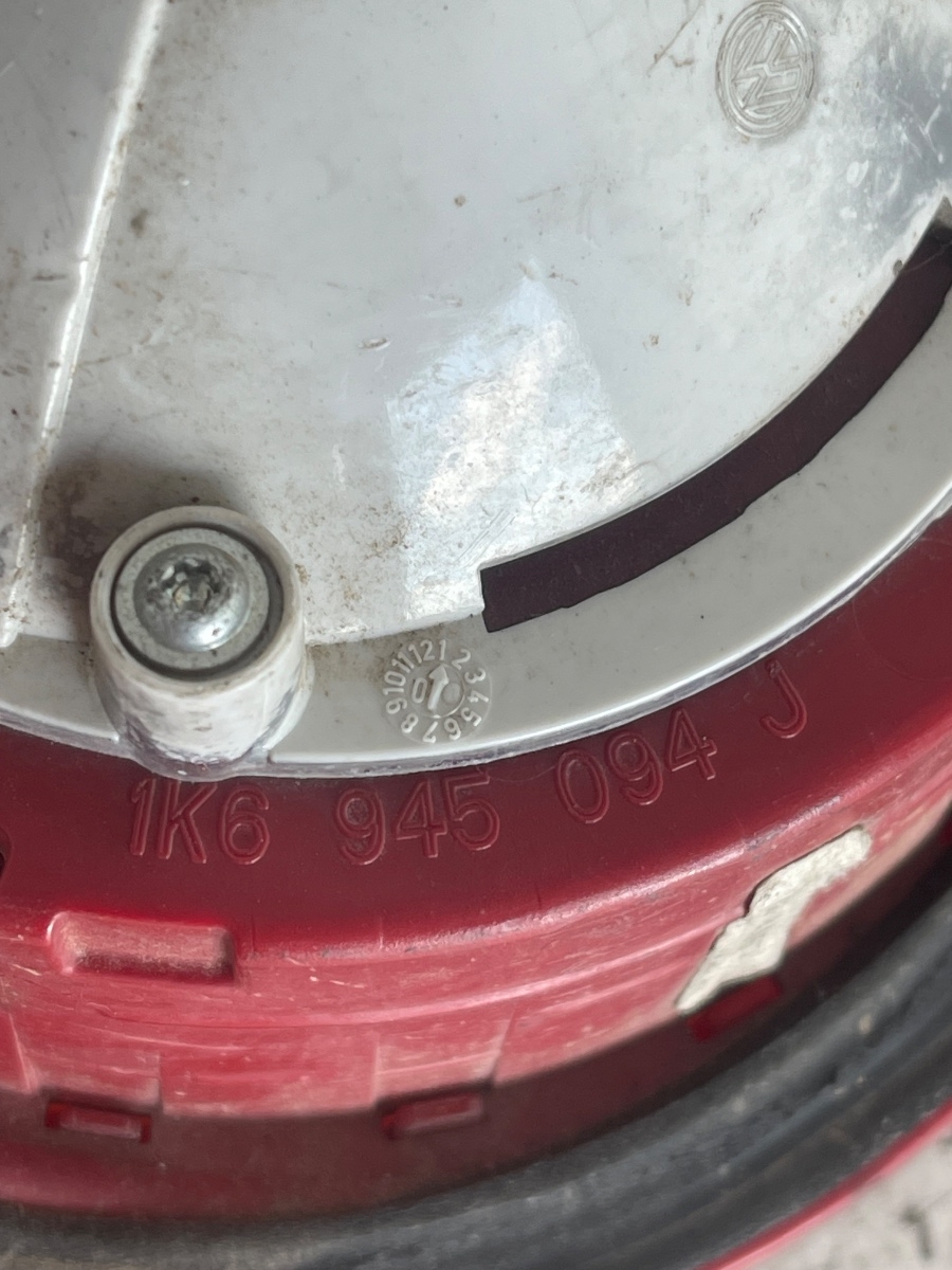 Stop haion dreapta spate VOLKSWAGEN GOLF V 1K1 2003 - 2009 1K6945094J – foto 3