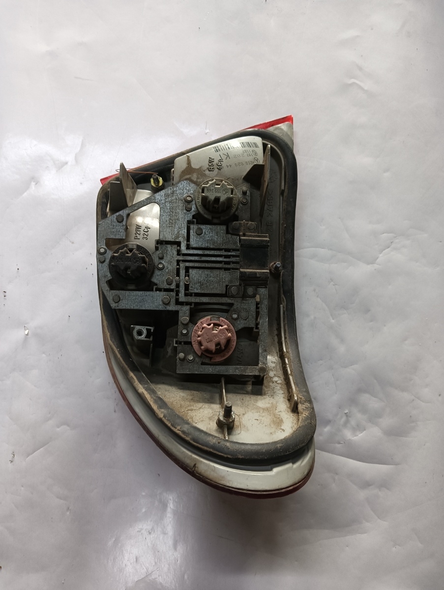 Stopuri dreapta spate MERCEDES-BENZ E-CLASS II W210 1995 - 2003, Break – foto 2