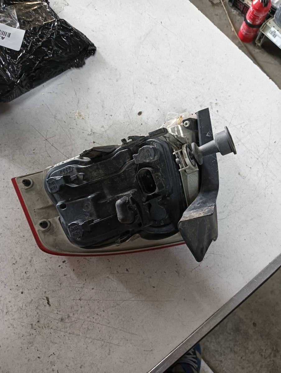 Stopuri stanga spate AUDI A4 III (8EC, B7) [ 2004 - 2008 ] OEM 965083 – foto 2