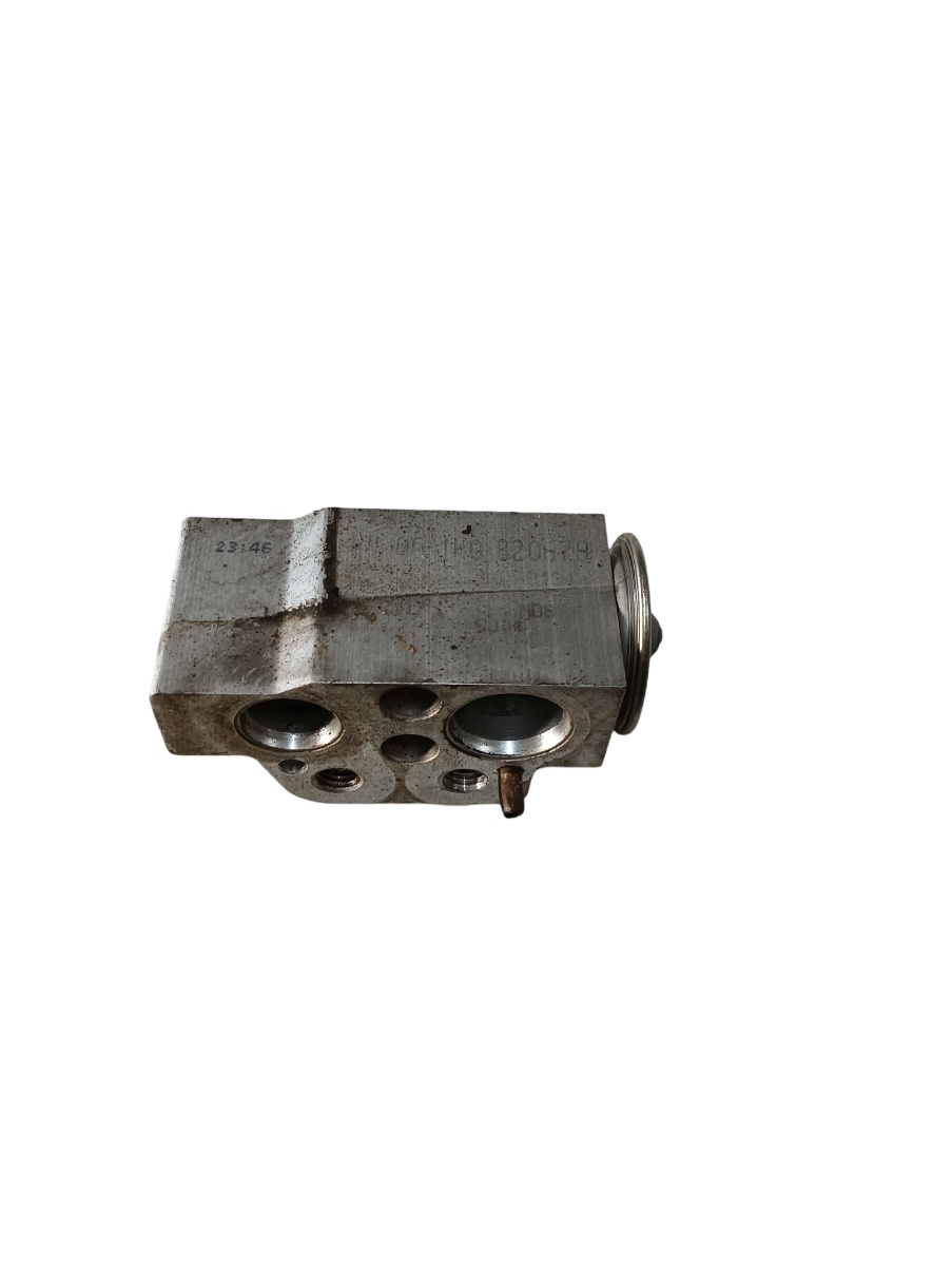 Supapa ralanti (regulator) VOLKSWAGEN PASSAT 3C2 2005 - 2010, VOLKSWAGEN GOLF VI 5K1 2008 - 2013 VAG 1k0820679 – foto 2