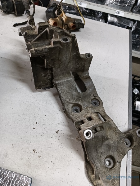 Suport accesorii motor AUDI A6/S6 IV Saloon (4G2, C7, 4GC) [ 2010 - 2018 ] – foto 3
