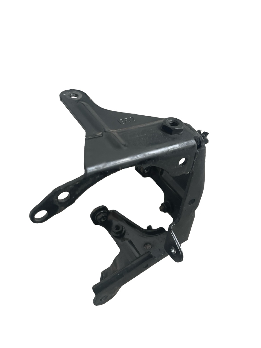 Suport carcasa filtru combustibil FORD FOCUS III Saloon BM 2010 - > 1.6 TDCi T1DA, T1DB AV6Q-9A072-AB – foto 2