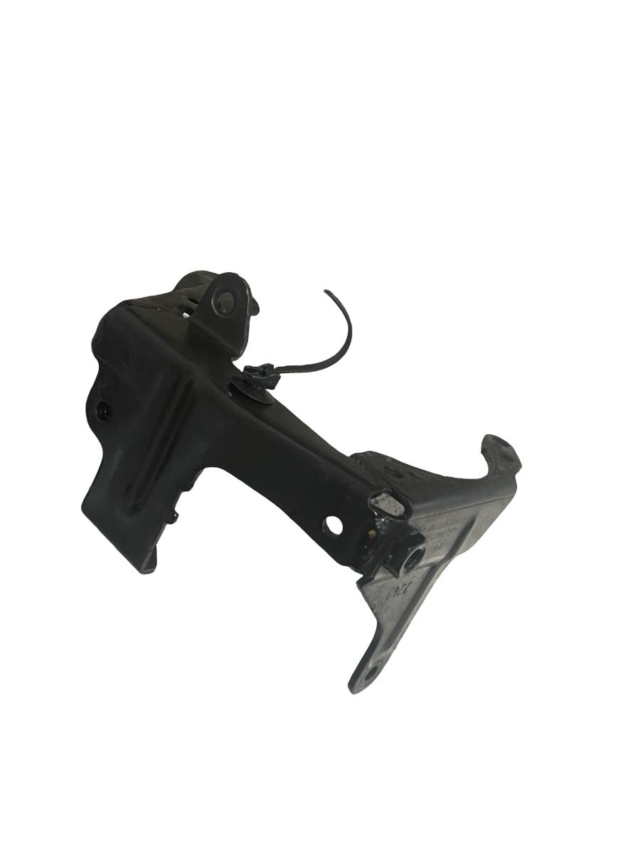 Suport carcasa filtru combustibil VOLVO V40 Hatchback 525, 526 2012 - > 1.6 D2 D 4162 T AV6Q-9A072-AB – foto 2