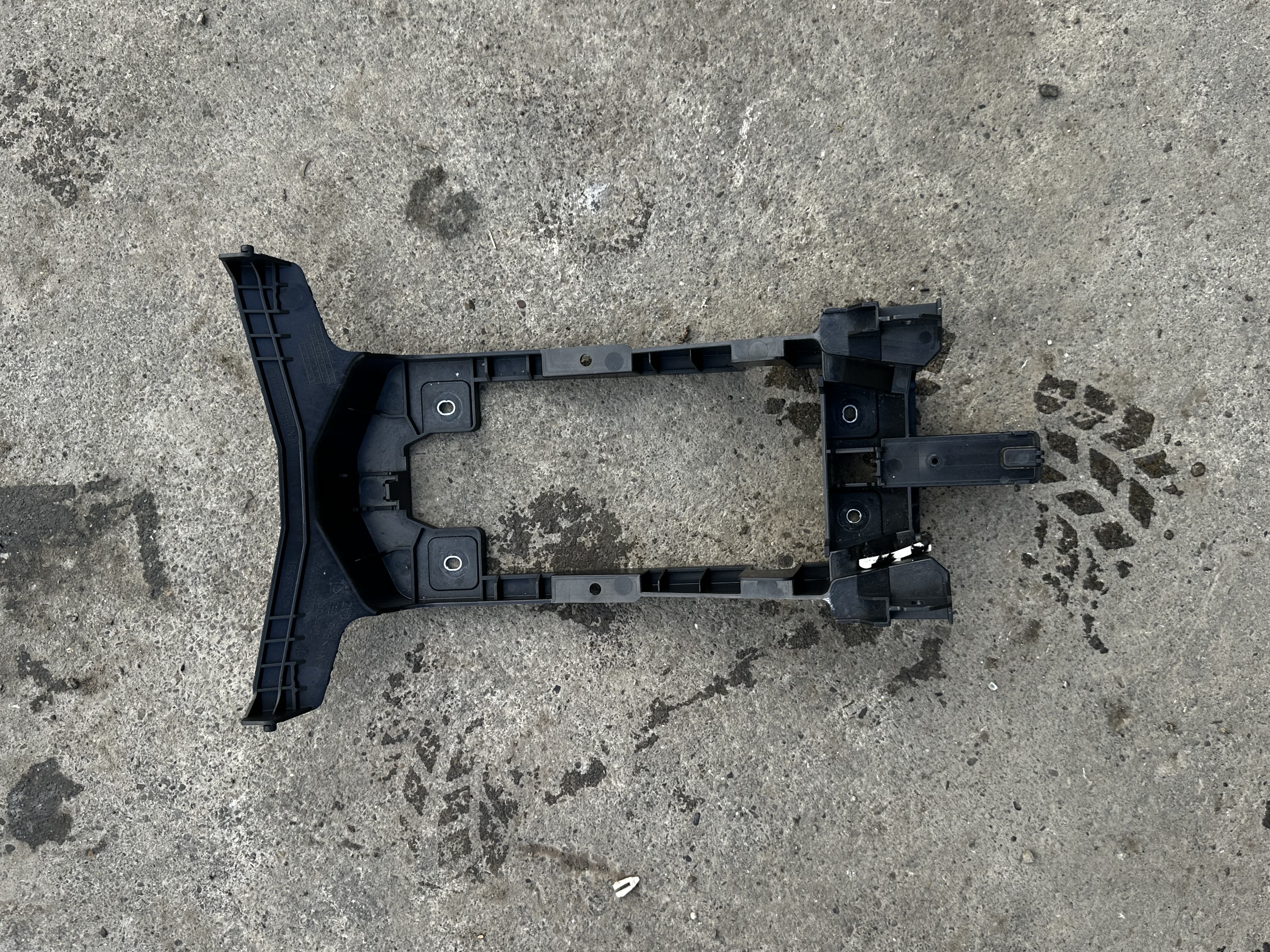 Suport Consola Centrala Audi A7 Sportback 2010–2018 - cod: 4G0863531 – foto 3