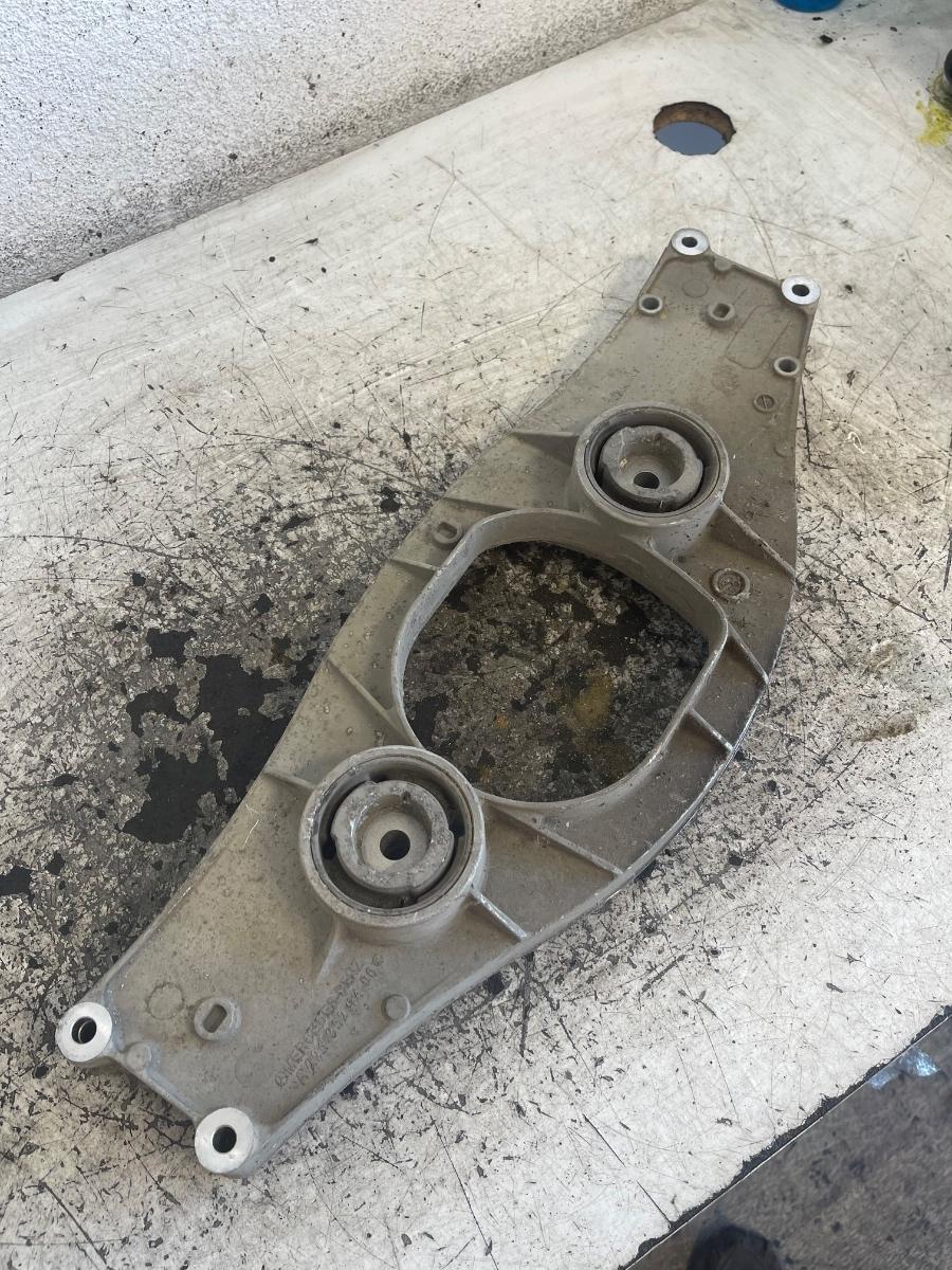 Suport de fixare diferential spate MERCEDES-BENZ S-CLASS II W221, C215 2005 - 2013 A2213521406 – foto 3