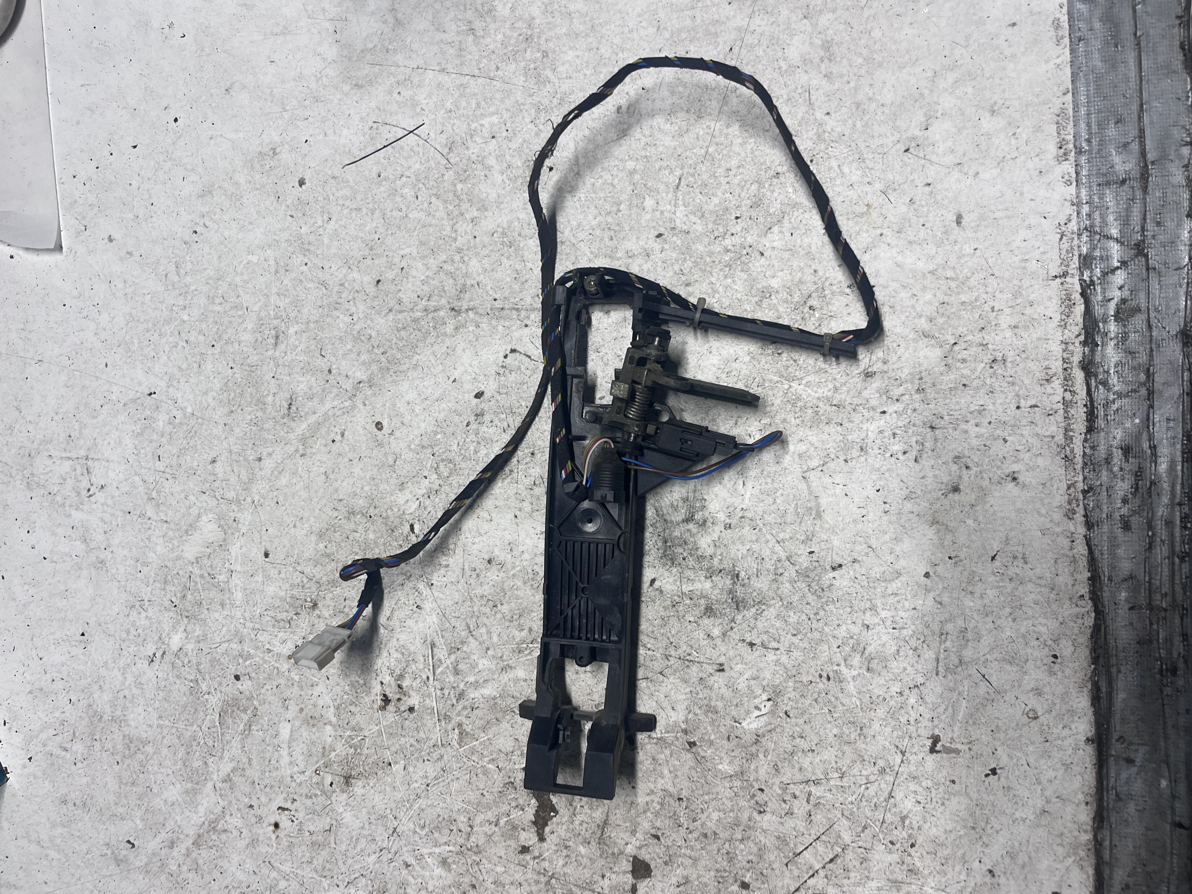Suport Maner dreapta față Mercedes CL500 2 1999–2006 - UK – foto 3
