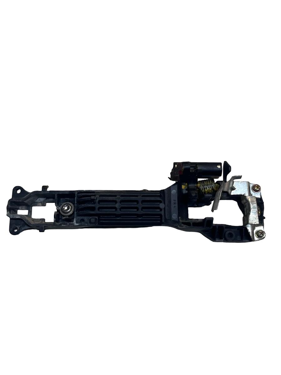 Suport maner portiera dreapta fata TOYOTA COROLLA Verso _E12_ 2001 - 2004 – foto 2