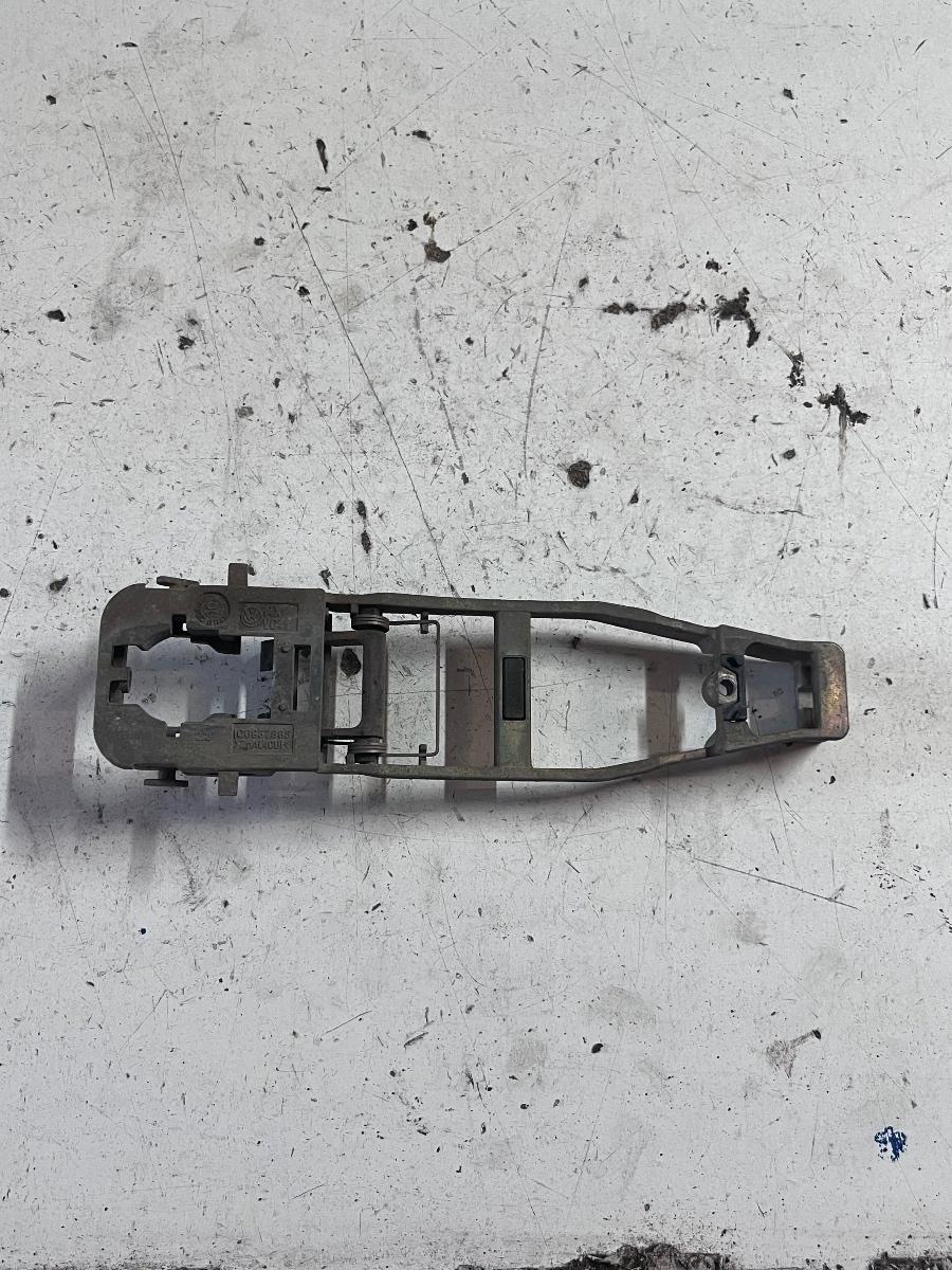 Suport maner portiera stanga fata VOLKSWAGEN TRANSPORTER V Bus 7HB, 7HJ, 7EB, 7EJ, 7EF, 7EG, 7HF, – foto 2
