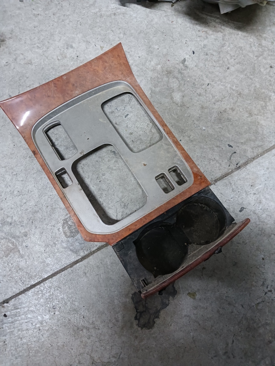 Suport pahare/consola centrala  TOYOTA LAND CRUISER 100 (FZJ1_, UZJ1_) [ 1998 - 2008 ] – foto 2