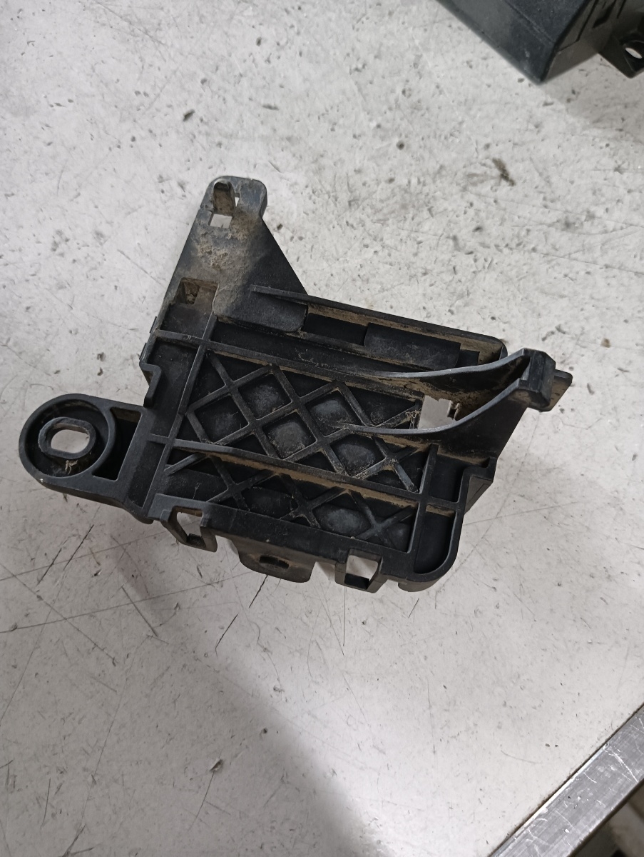 Suport radar senzor VOLKSWAGEN (SVW) PASSAT (B8) [ 2016 - > ] OEM 3g5907455a – foto 2