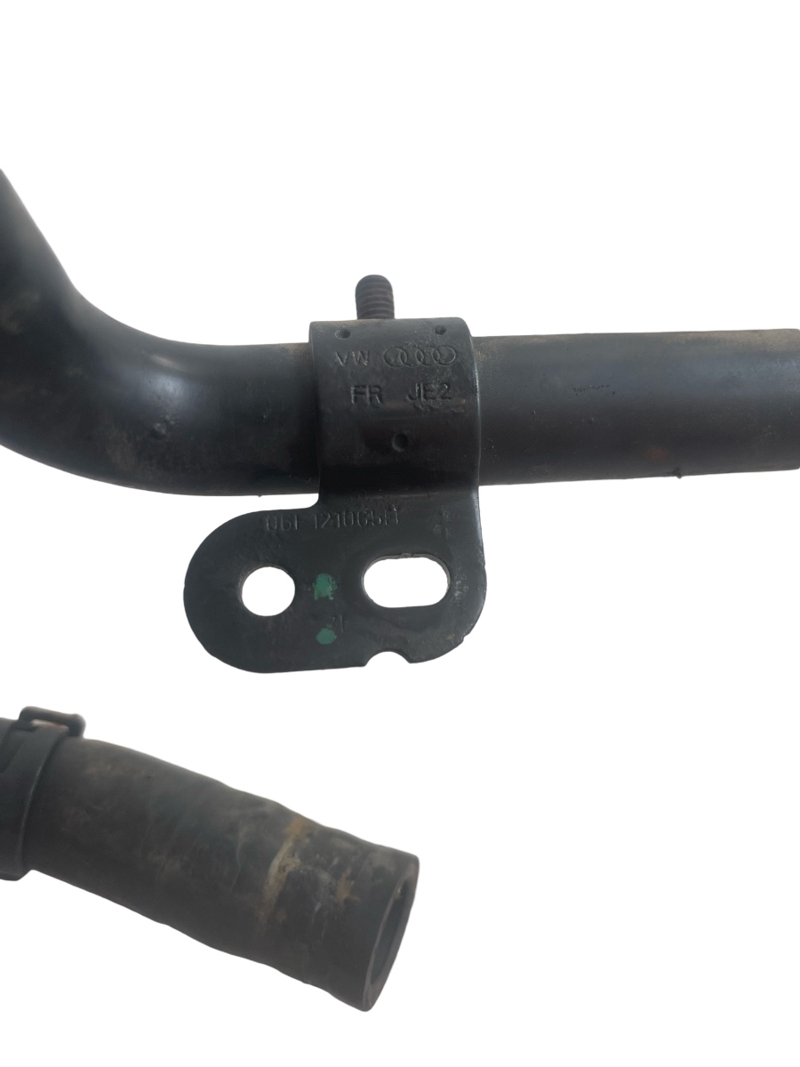 Teava de apa  AUDI A3 II 8P1 2003 - 2013 2.0 TFSI AXX 06F121065H – foto 2