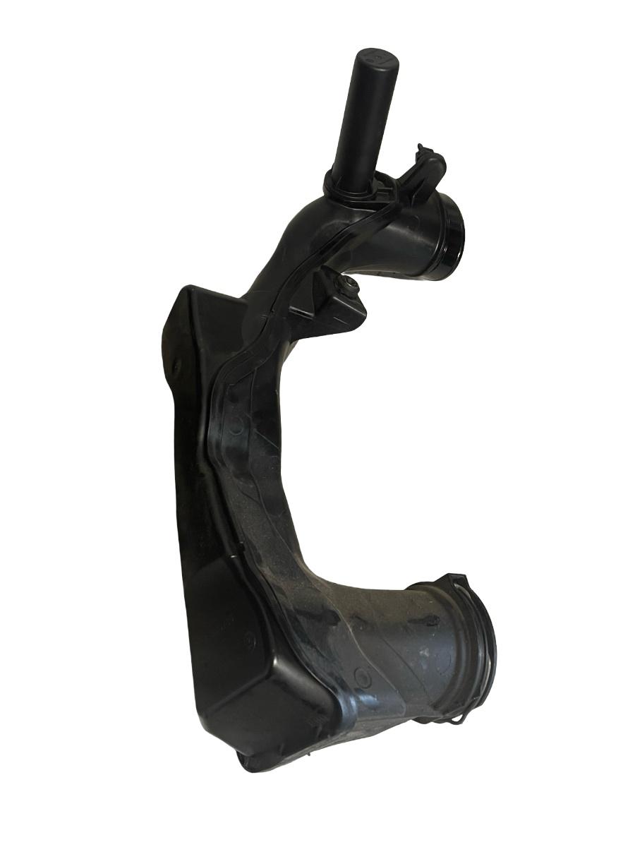 Tub admisie aer/rezonator aer VOLVO V40 Hatchback 525, 526 2012 -> 2.0 D4 D 4204 T14 31370135