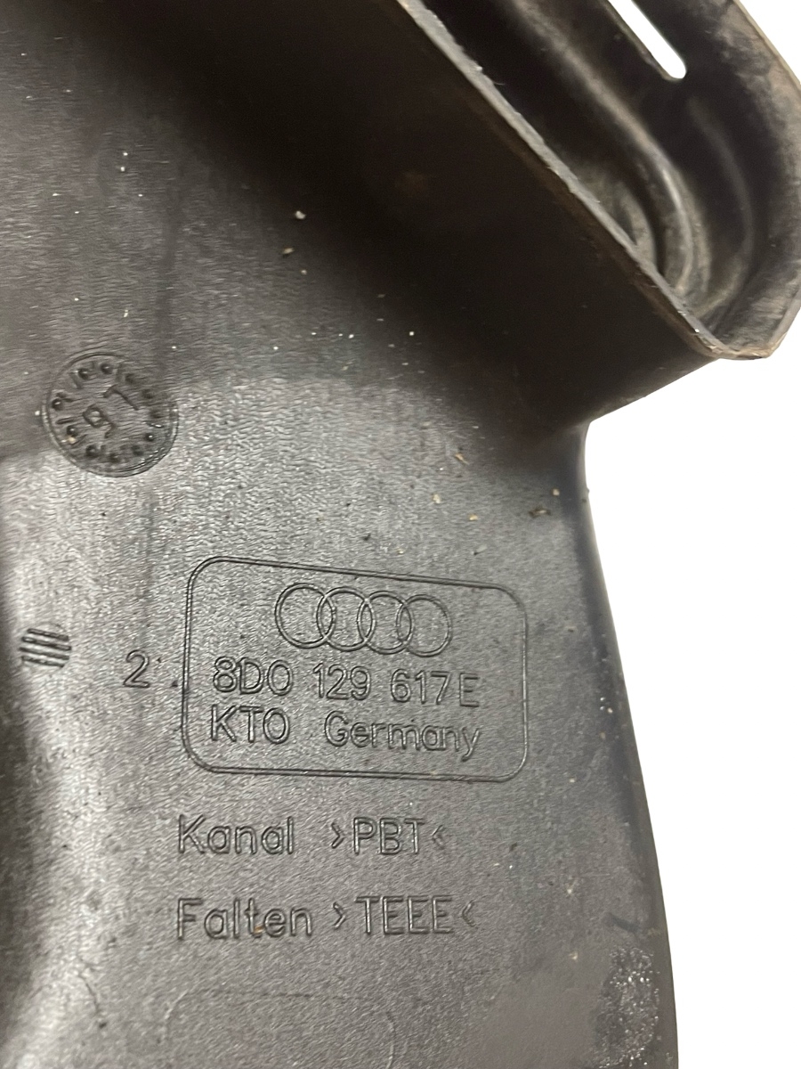 Tubulatura admisie aer VOLKSWAGEN PASSAT Estate 3B5 1997 - 2001 1.6 ADP, AHL, ANA, ARM 8D0129617E – foto 2