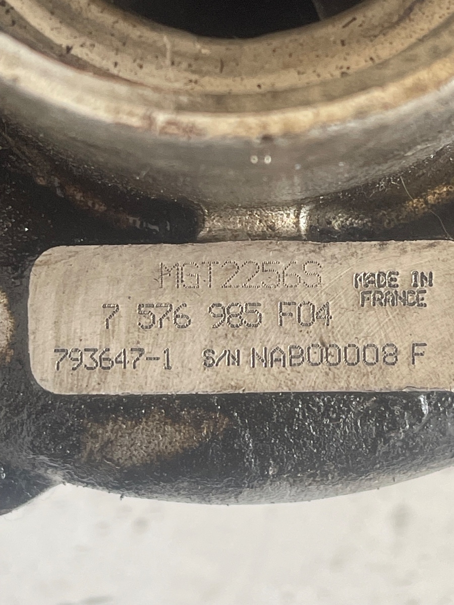 Turbina BMW 6 III Coupe F13 2010 - > 4.0 650 i xDrive N63 B40 A, BMW 6 III Convertible F12 2011 - > 4.4 650 i xDrive N63 B44 A, N63 B44 B, BMW 5 VI Touring F11 2009 - > 4.4 550 i N63 B44 A, BMW 5 VI Gran Turismo F07 2009 - 2017 4.4 550 i xDrive N63 B44 A, BMW X6 E71, E72 2007 - 2014 4.4 ActiveHybrid N63 B44 A, BMW X5 II E70 2006 - 2013 4.4 xDrive 50 i N63 B44 A, BMW 7 V F01, F02, F03, F04 2008 - 2015 4.4 ActiveHybrid 7 N63 B44 A 793647-1 7576985F04 – foto 2