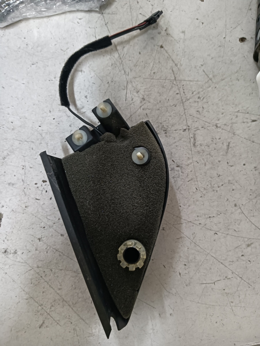 Tweeter  stanga fata VOLKSWAGEN PASSAT (3C2) [ 2005 - 2010 ] – foto 2