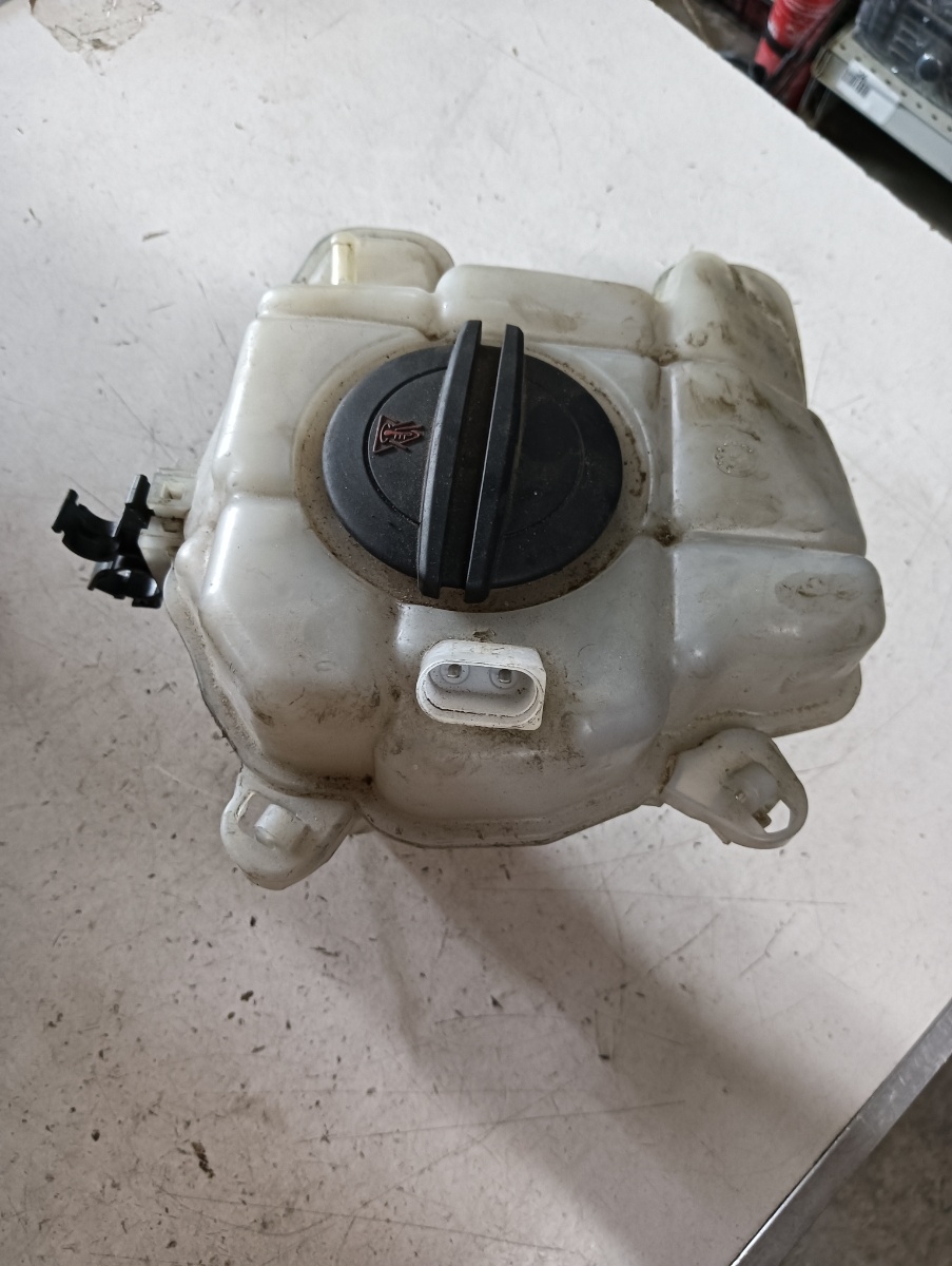 Vas expansiune VOLKSWAGEN PASSAT 3G2 2014 -> – foto 2