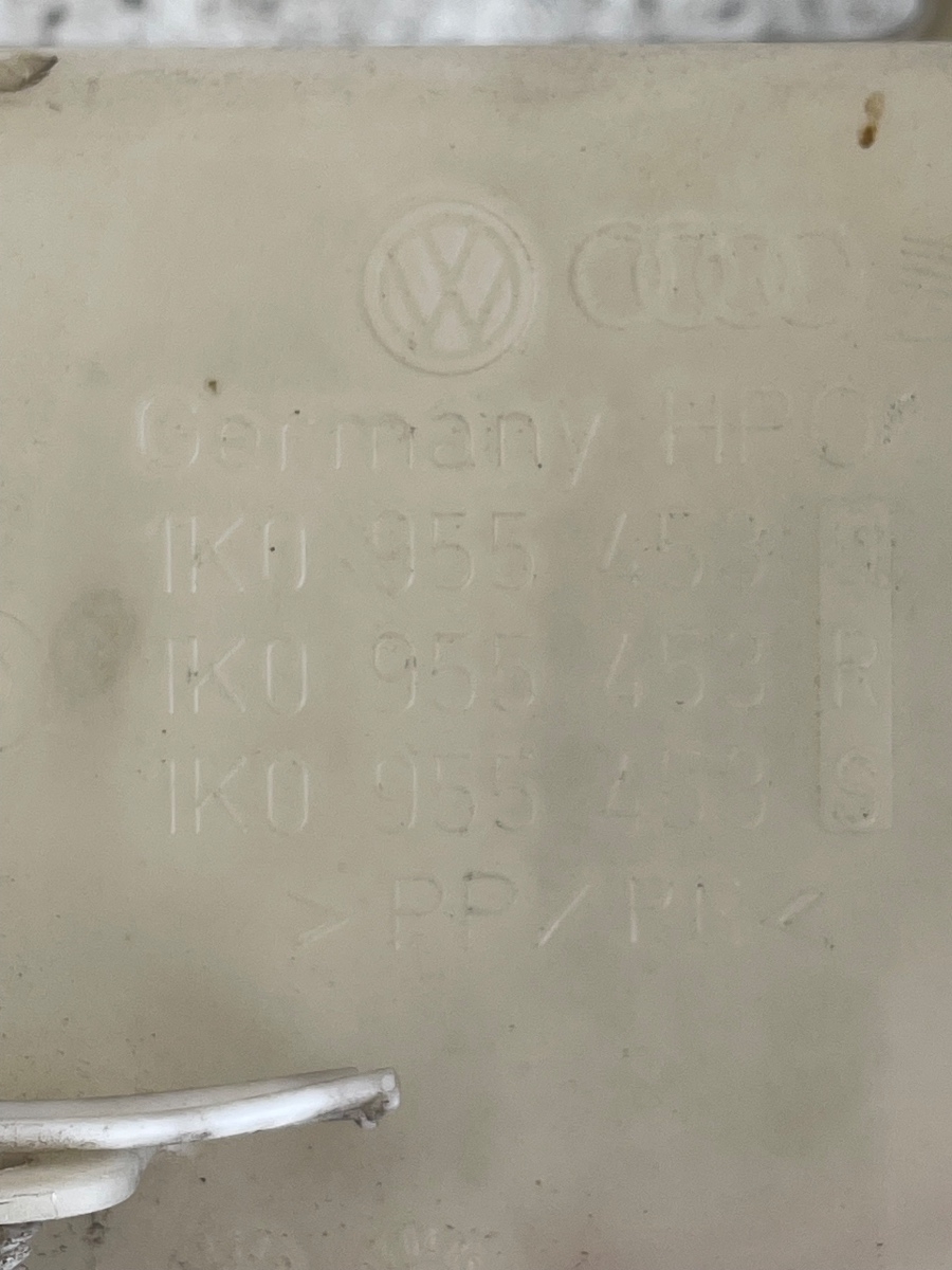 Vas lichid de spalare parbriz VOLKSWAGEN GOLF PLUS 5M1, 521 2004 - 2013 2.0 TDI BMM 1K0955453 – foto 2