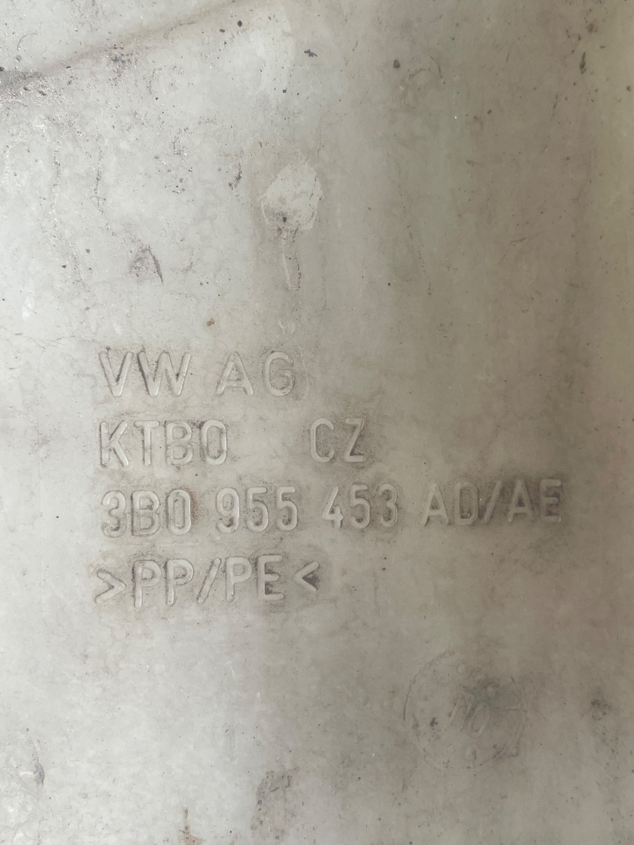 Vas lichid de spalare parbriz VOLKSWAGEN PASSAT B5.5 2001 1.9 TDI AVB 3B0955453AD – foto 3