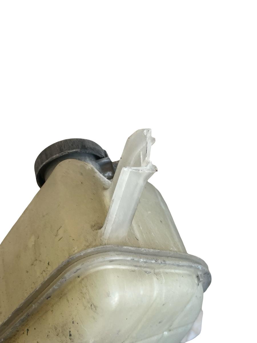 Vas rezervor de expansiune lichid de racire TOYOTA AVENSIS Saloon _T27_ 2008 -> 2.0 D-4D 1AD-FTV – foto 2