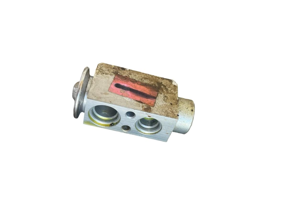Ventil radiator clima FORD FOCUS III BREAK 2011 -> 1.6 TDCi T1DB AV6N-19849-AB – foto 2