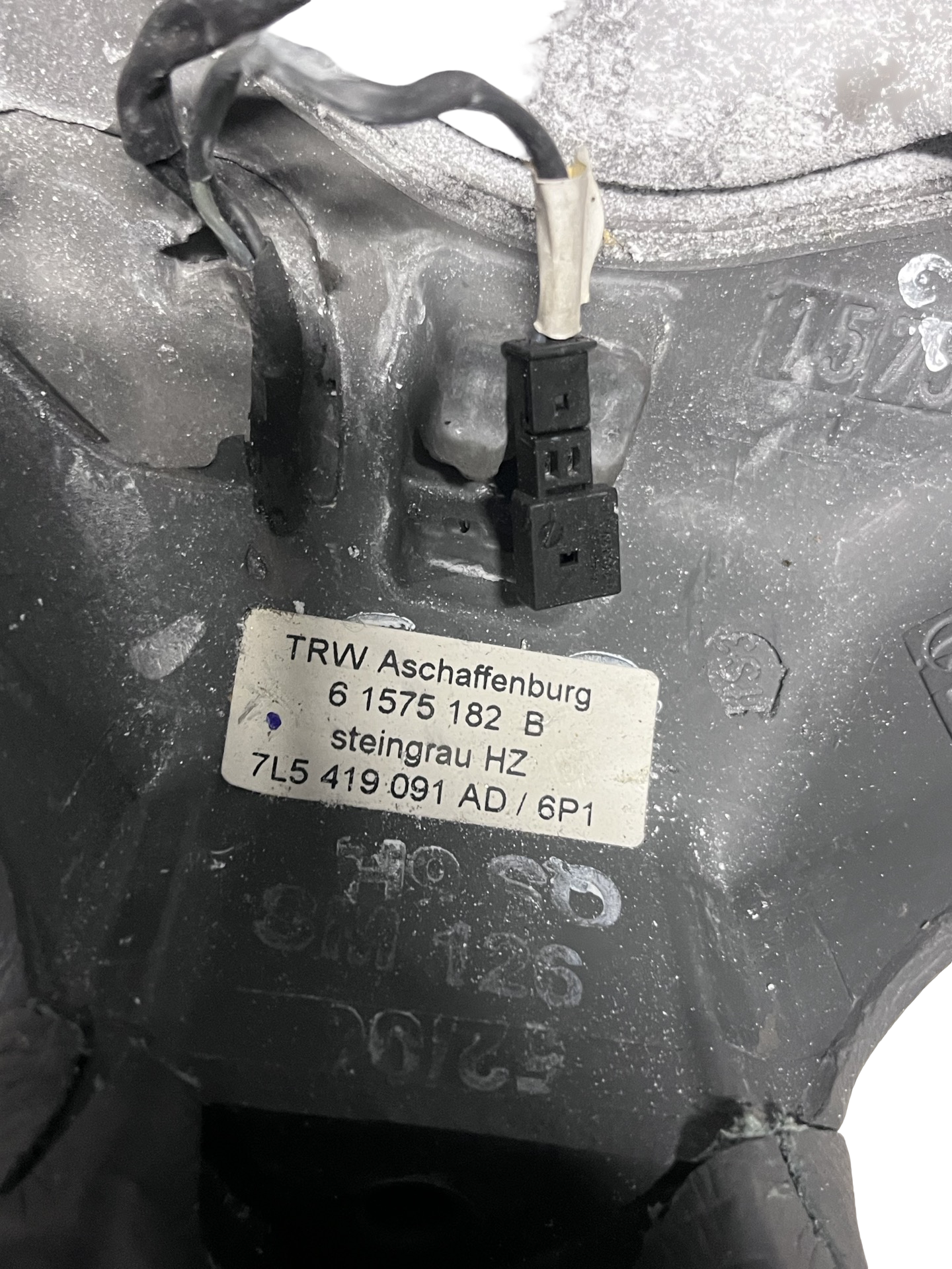 Volan Porsche Cayenne 7L 2002-2009 Turbo 4.8 V8 AWD Tiptronic S M48.51 - cod: 7L5419091AD SEMNE DE UZURA PE PIELE ! – foto 3